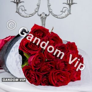 دسته گل رز قرمز
