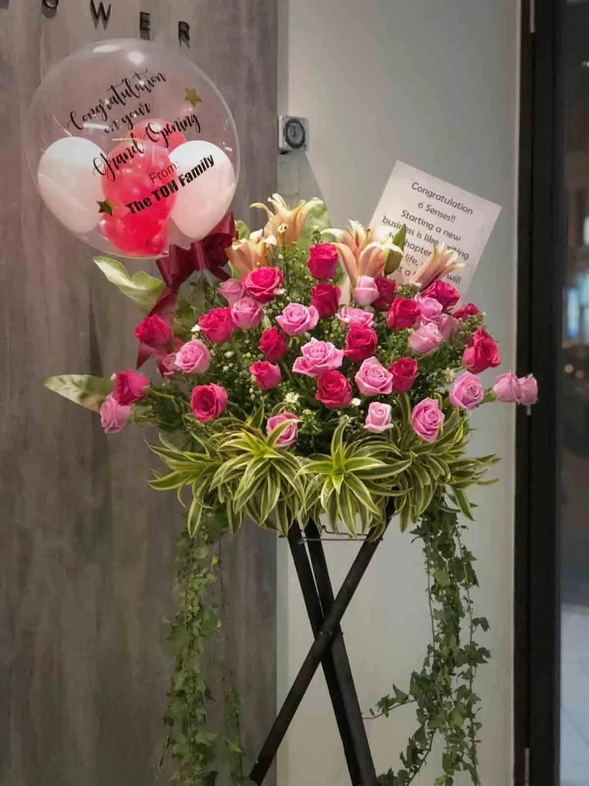 سفارش تاج گل تبریک برای نمایشگاه