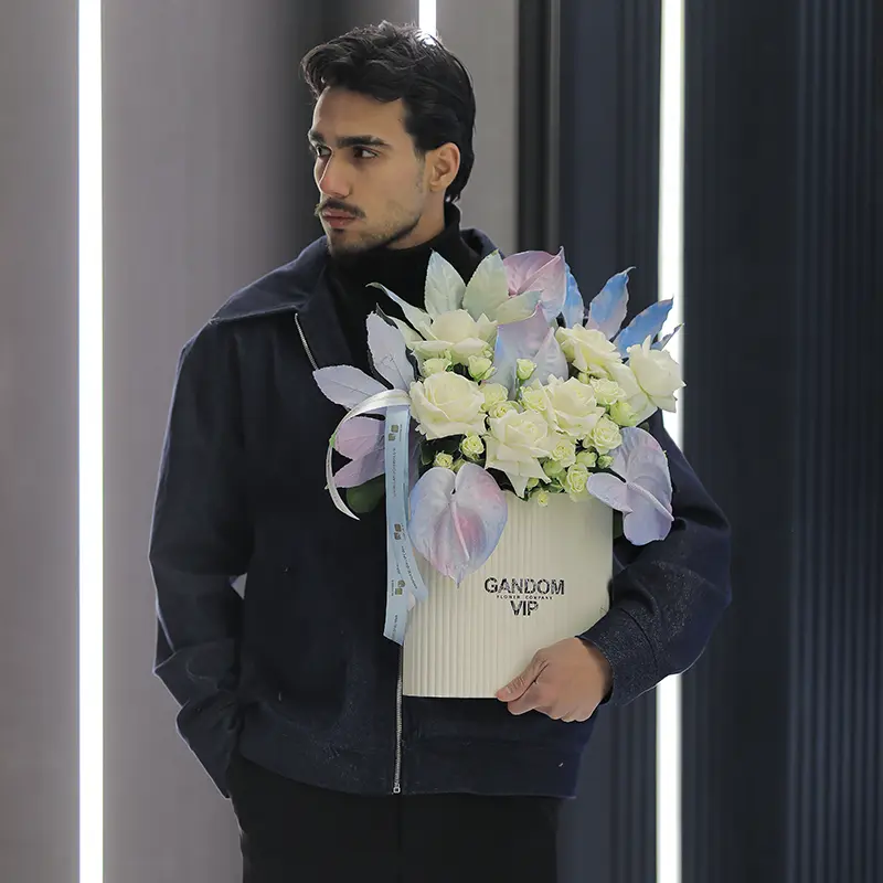 جعبه گل سفید مردانه